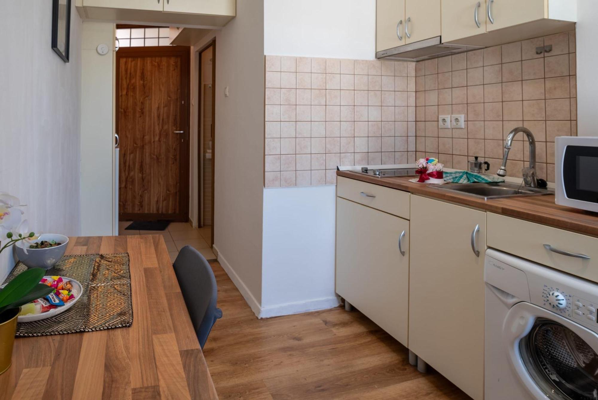 Central - Bright - Calm Studio For Solo Travellers Budapest Eksteriør bilde